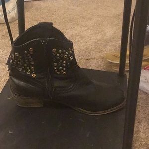 Leave her ankle boots